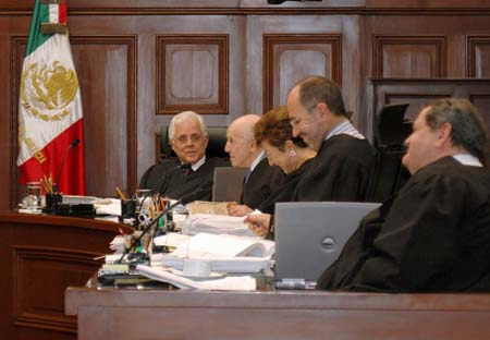 Privilegiados de la corrupci&oacute;n. Foto: contralinea.com.mx