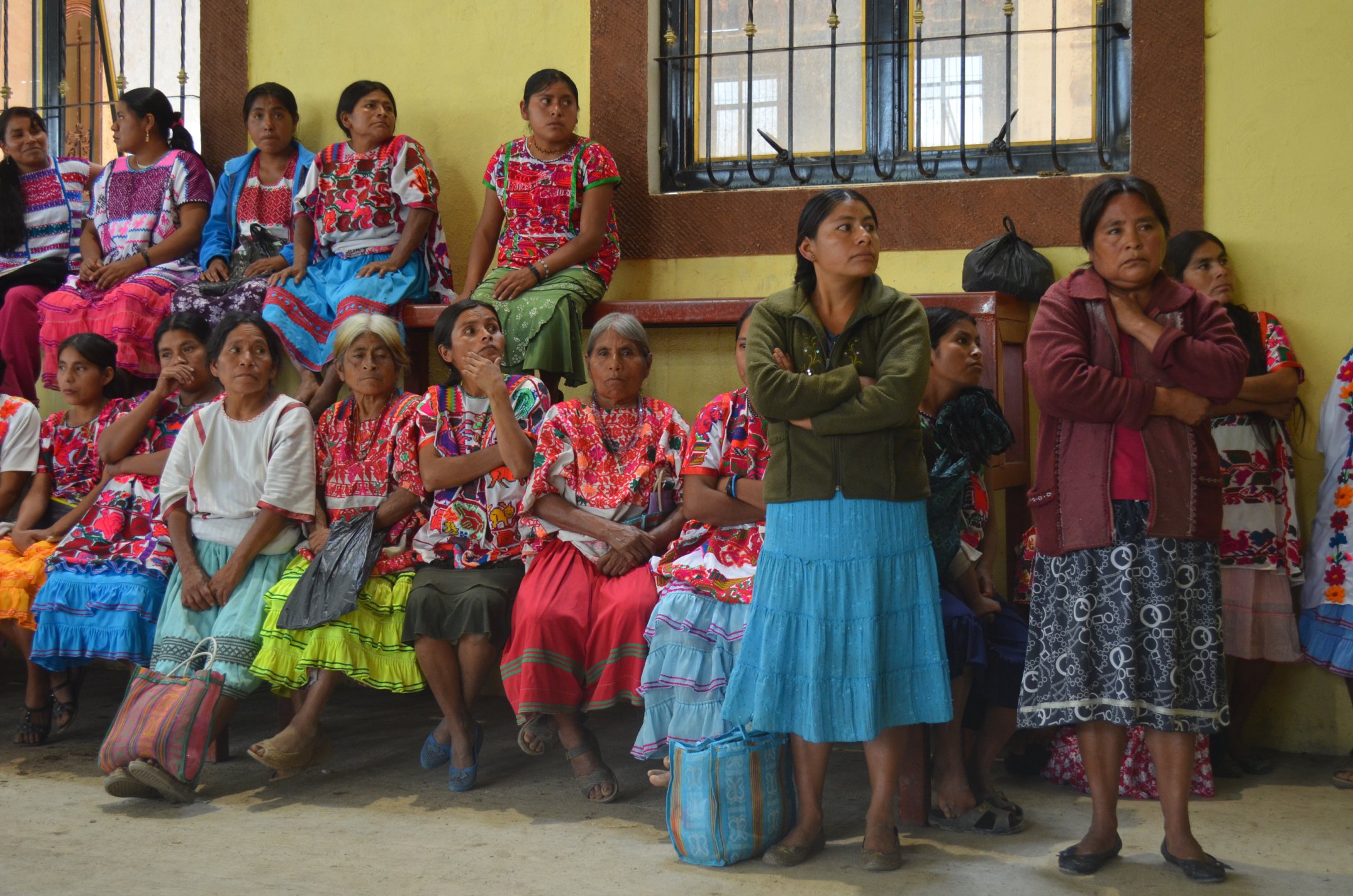 Mujeres na savi demandan servicios de salud en Cochoapa Guerrero
