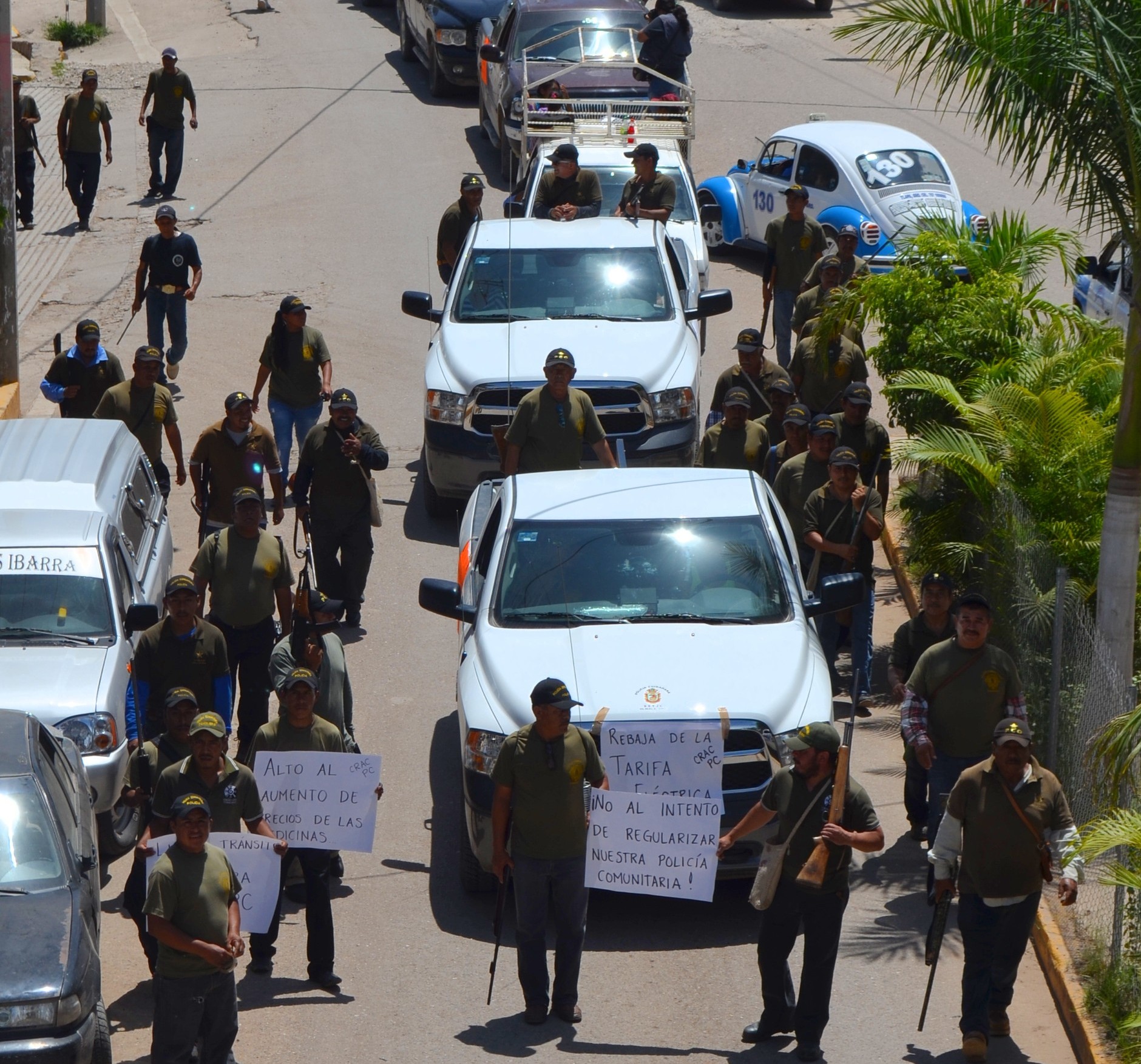 Pemex y CFE, defendidas por policías comunitarios en Guerrero
