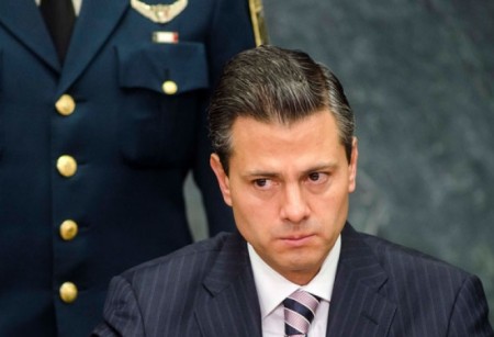 Pe&ntilde;a Nieto posterga un d&iacute;a su informe y lo dar&aacute; en el Campo militar. Foto: excelsior.com