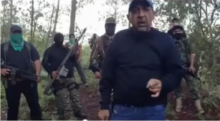 Servando G&oacute;mez mart&iacute;nez, La Tuta, l&iacute;der de los Caballeros templarios. Foto: detalle de video por Grillonautas.com