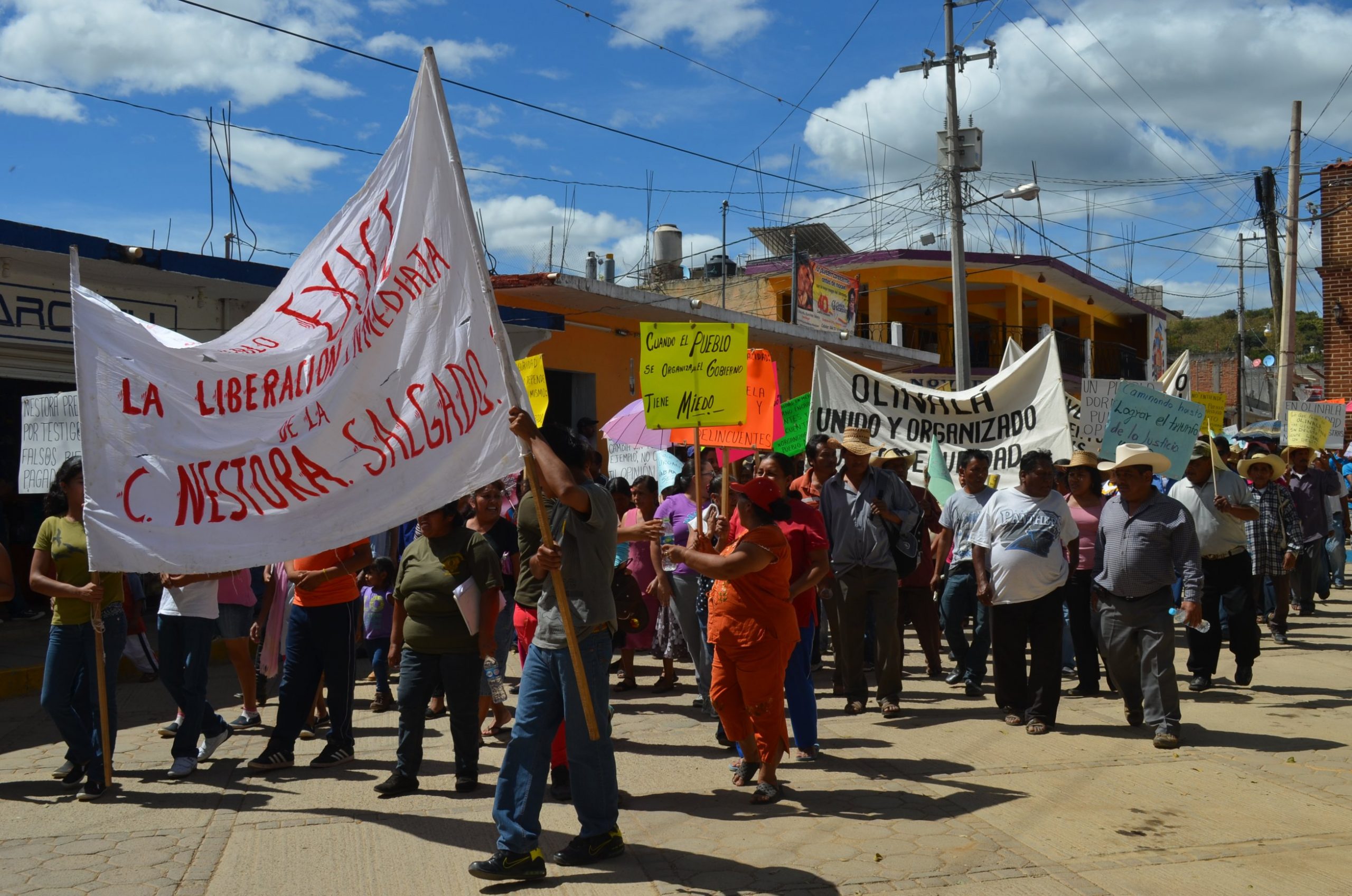 Pueblo de Olinalá demanda liberación de Nestora Salgado y comunitarios