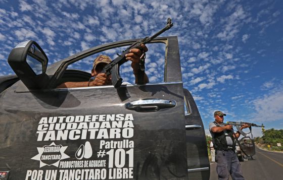 Redes reportan en tiempo real disparos del ejército en Michoacán