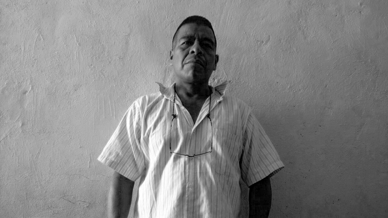 Arturo Campos, preso en Ayutla, se deslinda de Nestora Salgado