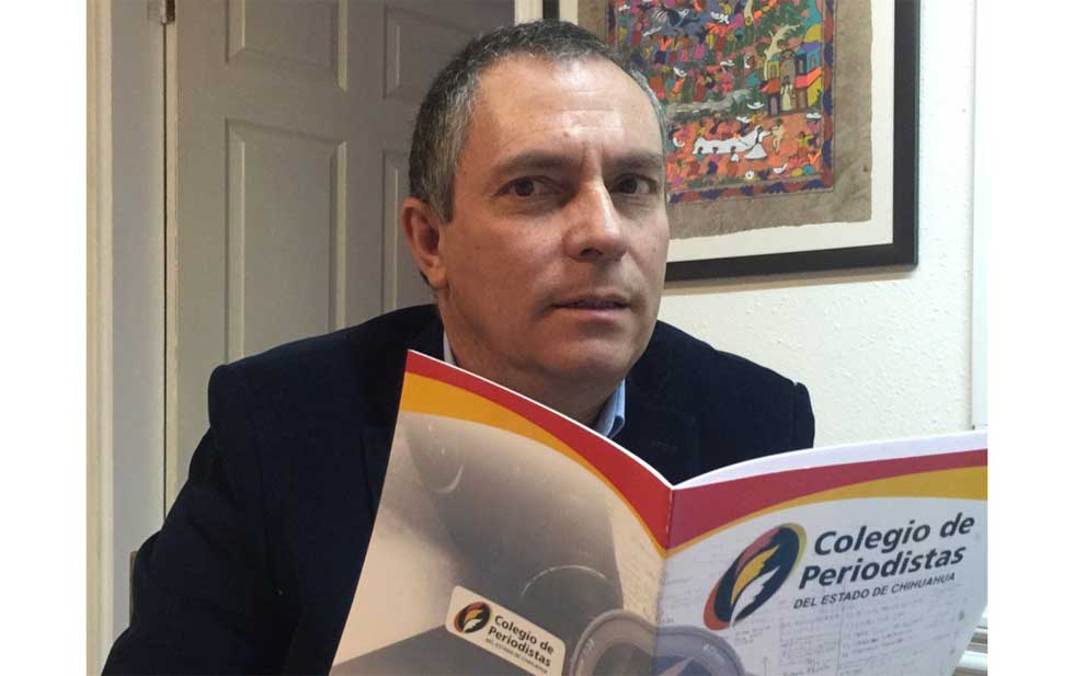 Activistas piden protección para periodista hostigado por el gobierno de Chihuahua
