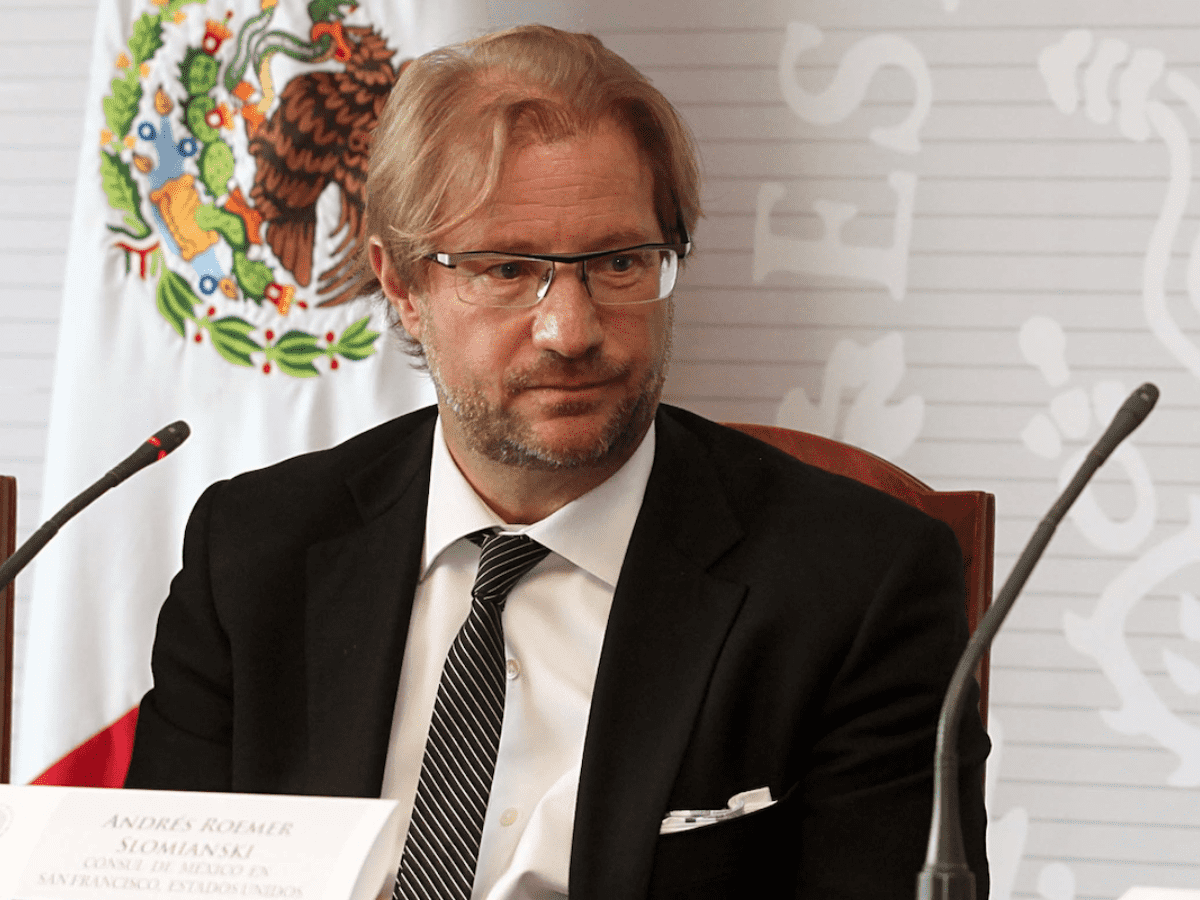 Interpol emite ficha roja para detener a Andrés Roemer