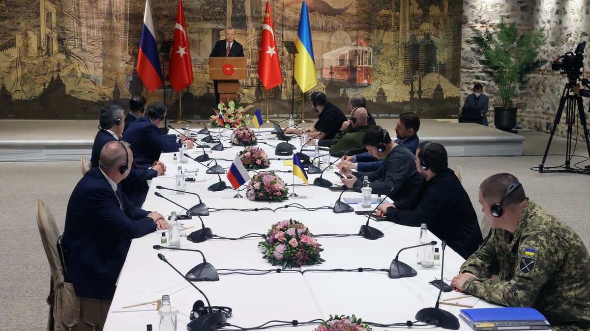 Rusia se compromete a reducir ataques en Kiev tras primera reunión con Ucrania en Turquía