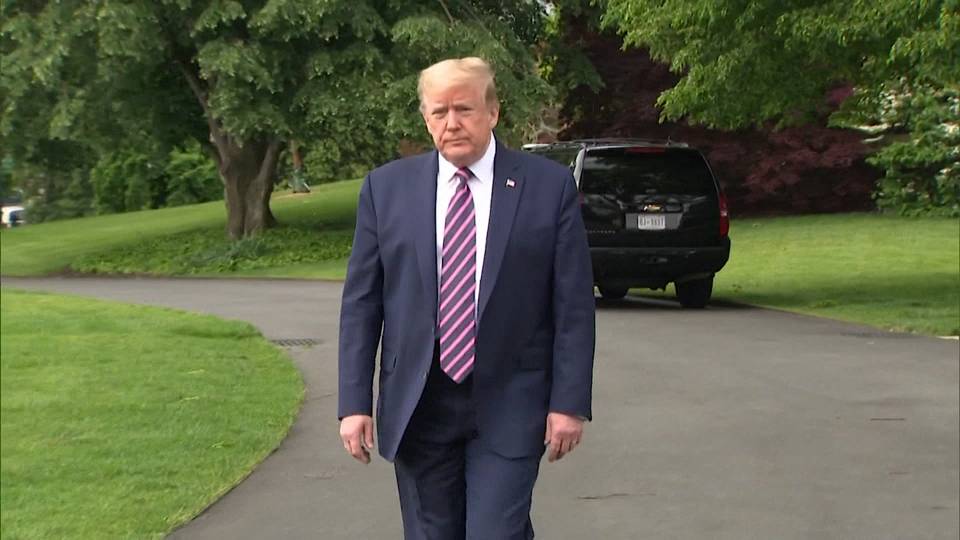 Trump tiene dificultades para encontrar abogados dispuestos a representarlo, reporta The Washington Post