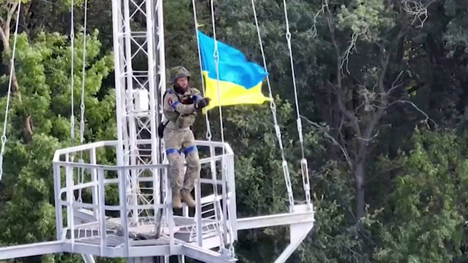 Ucrania recupera territorio tras ofensiva contra Rusia y pide más armamento