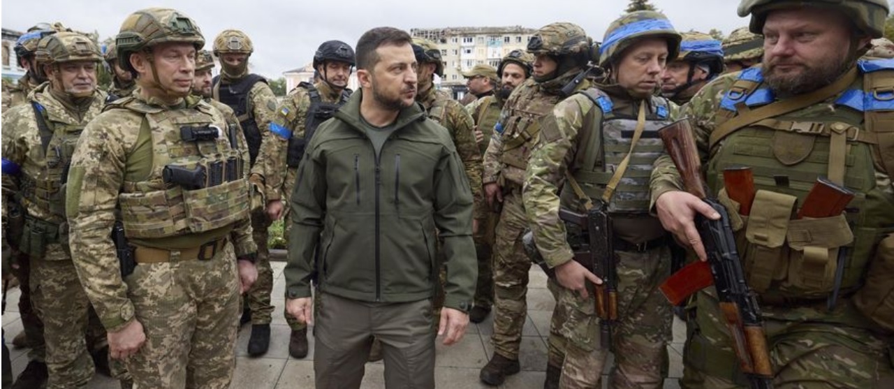 Fosas comunes y cámaras de tortura, hallazgos en la región de Járkov, tras ser liberada por fuerzas ucranianas