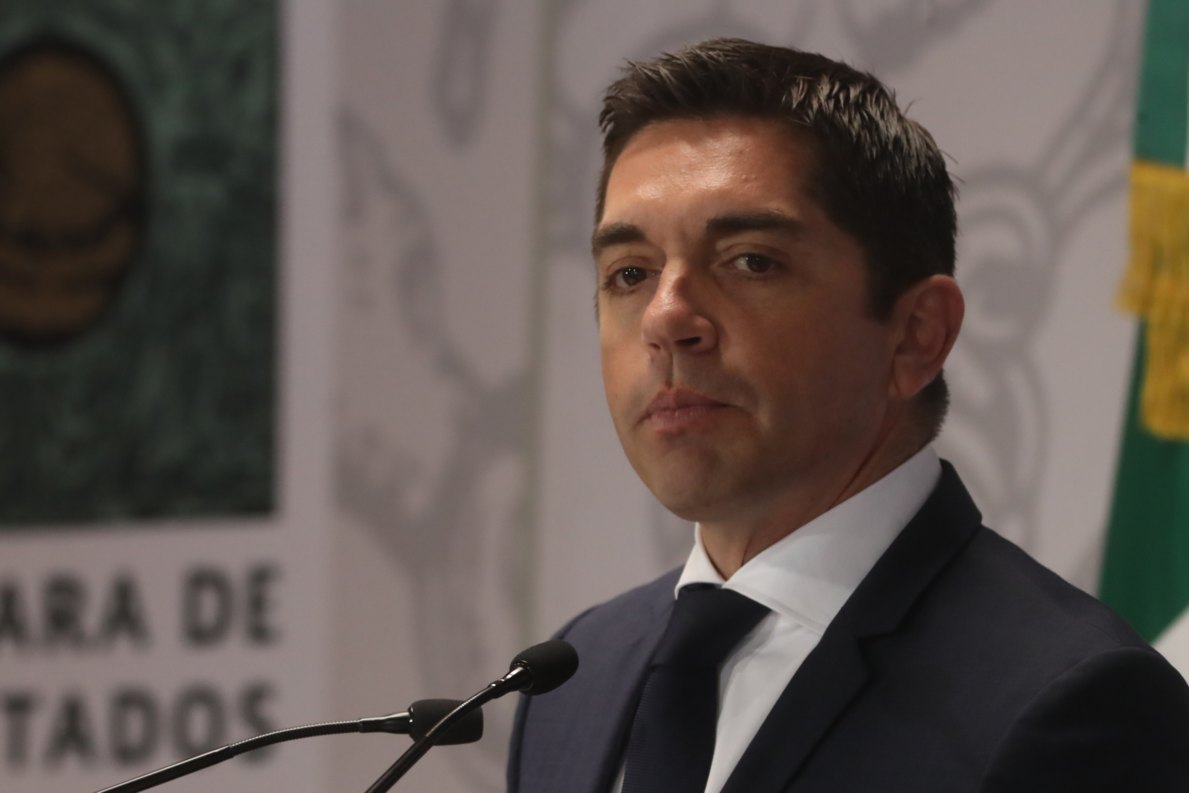 Con gastos de 5 mdp al año, exsenador Luis Fernando Salazar dice ‘tener las manos limpias, al igual que Calderón’