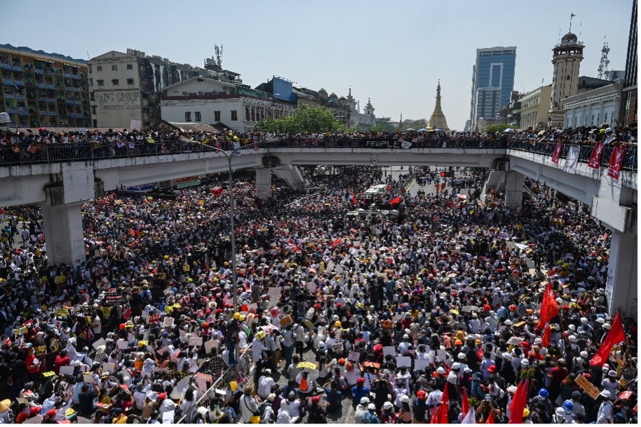 pueblo de Myanmar contra la dictadura