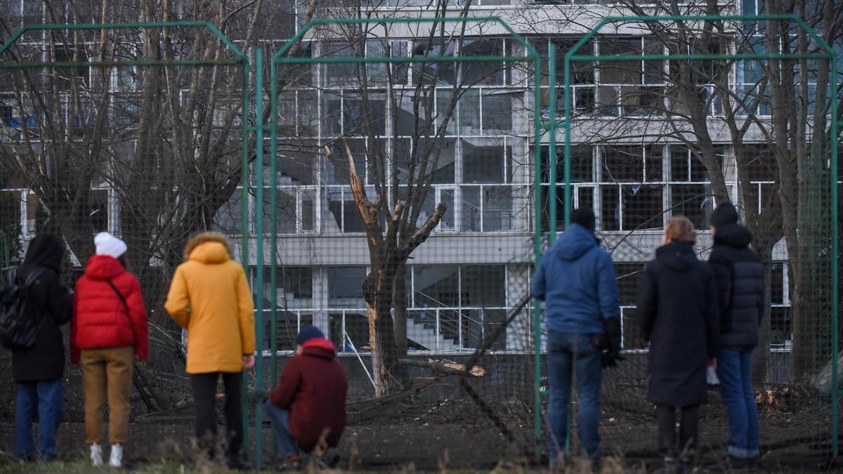 Moscú reconoce muerte de soldados rusos y ataca zona de civiles en Ucrania con drones kamikaze