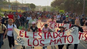 Caravana de migrantes sale de Tapachula hacia la Ciudad de México sin violencia 