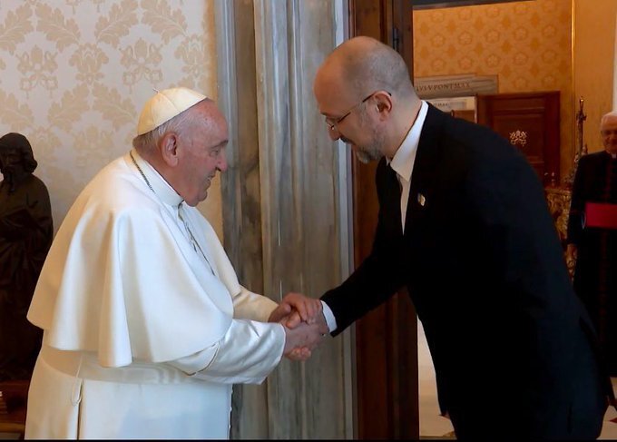 El primer ministro de Ucrania, Denys Shmyhal, visita al papa Francisco