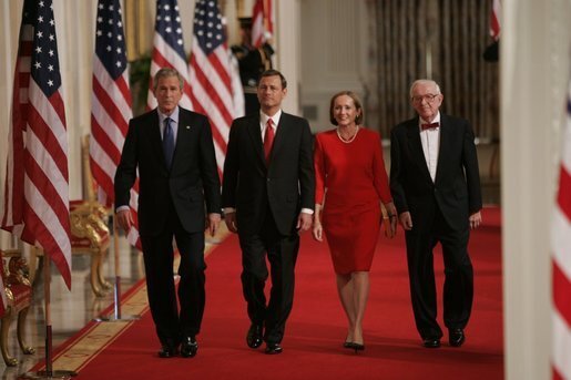 Nuevo escándalo que implica al ministro John Roberts cimbra a la Suprema Corte de EEUU