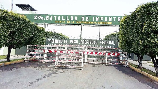 Jueza gira 16 órdenes de aprehensión contra militares por caso Ayotzinapa