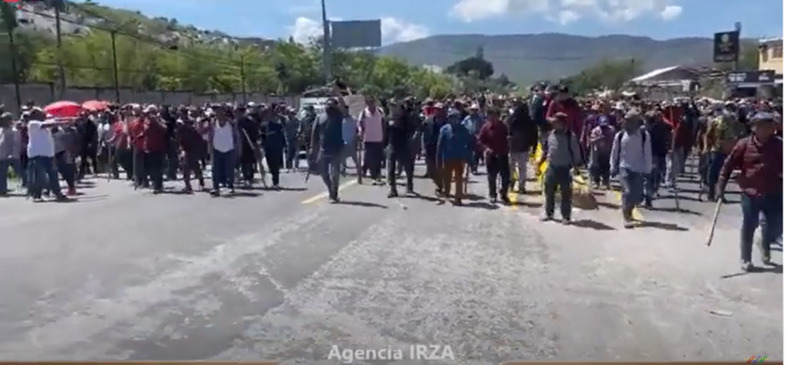 Manifestantes en Chilpancingo toman las instituciones de gobierno