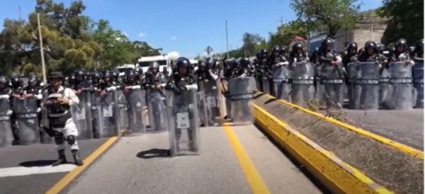 Manifestantes en Chilpancingo toman las instituciones de gobierno