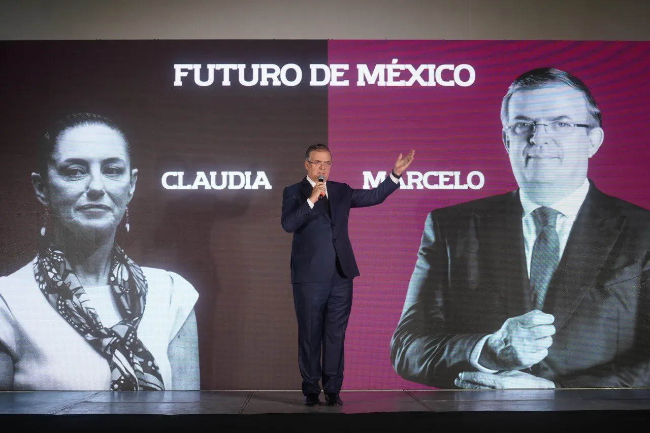 Ebrard exige equilibrio en la contienda de Morena