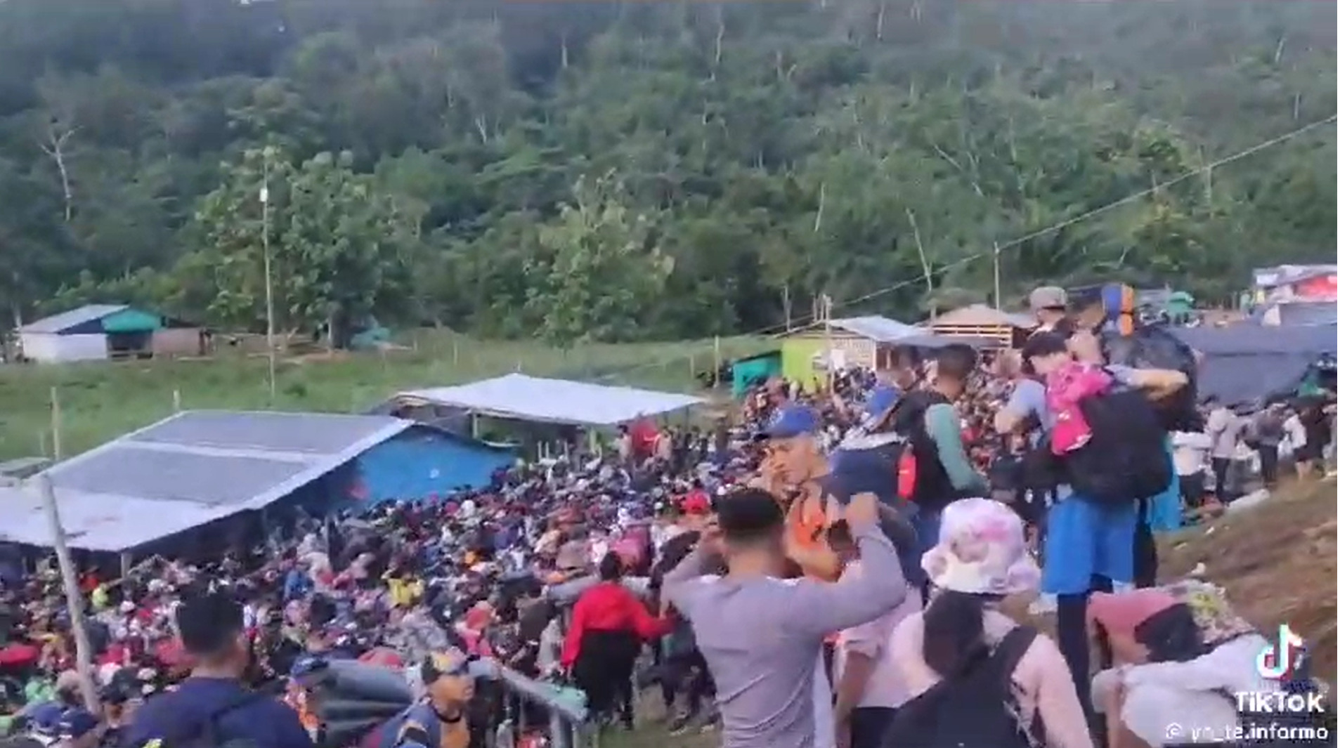 Nueva caravana migrante reposa en Panamá para continuar hacia el norte