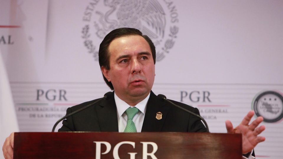 Corte atrae amparo de Tomás Zerón contra arresto por Ayotzinapa