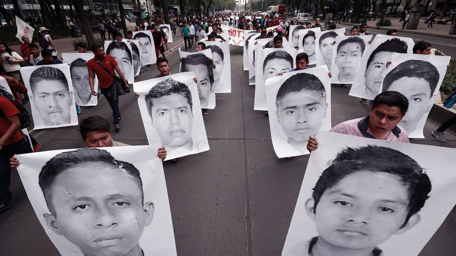 Mandos del Ejército laboraban con Guerreros Unidos en desaparición de normalistas de Ayotzinapa