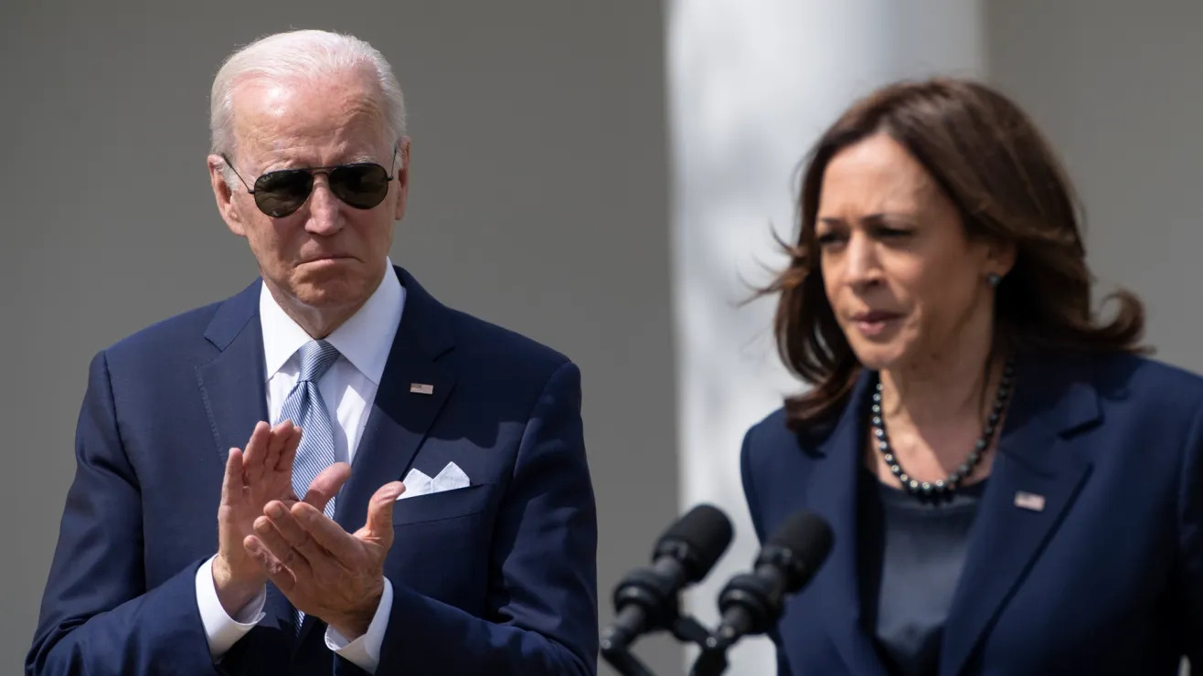Biden presiona a congresistas con leyes que restrinjan armas de asalto