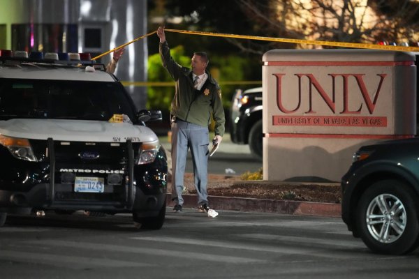 Tiroteo masivo en la Universidad de Nevada conmociona Las Vegas