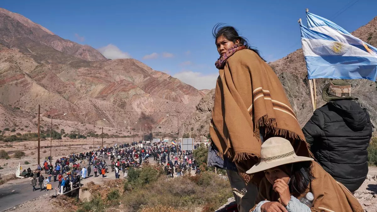 Sindicatos y activistas desafían amenazas de Milei contra protestas
