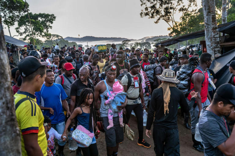 Más de medio millón de migrantes cruzan la Selva Darién en ruta a EEUU