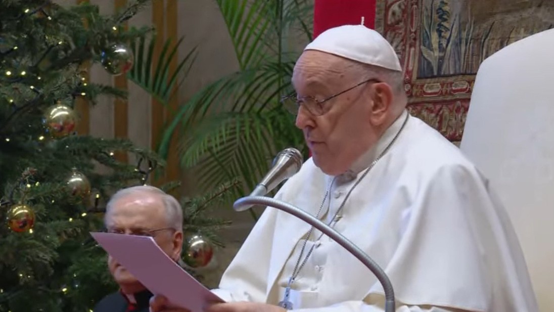 La paradójica revuelta contra el papa Francisco