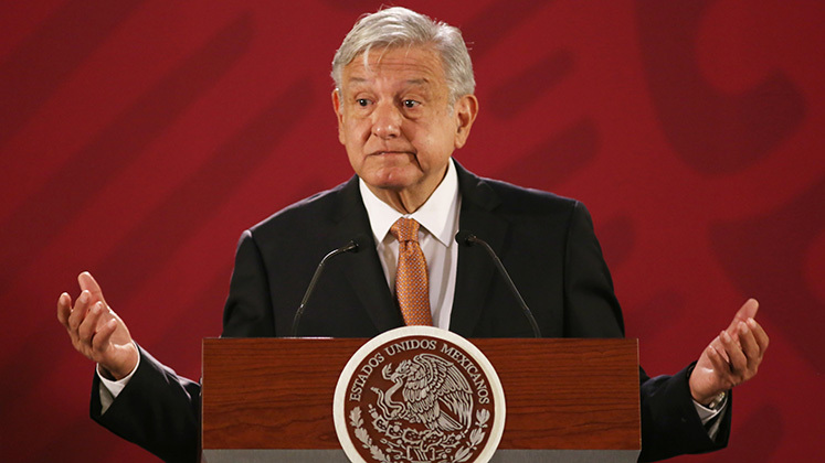 Aunque no les guste, AMLO y su política de abrazos