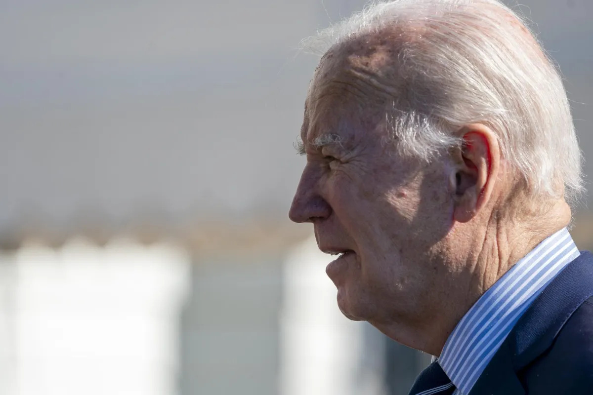 Biden considera imponer más sanciones a Rusia por muerte de Navalny