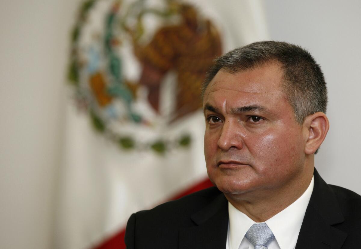 Fiscalía de Nueva York acusa a García Luna de sobornar a reos para lograr su libertad