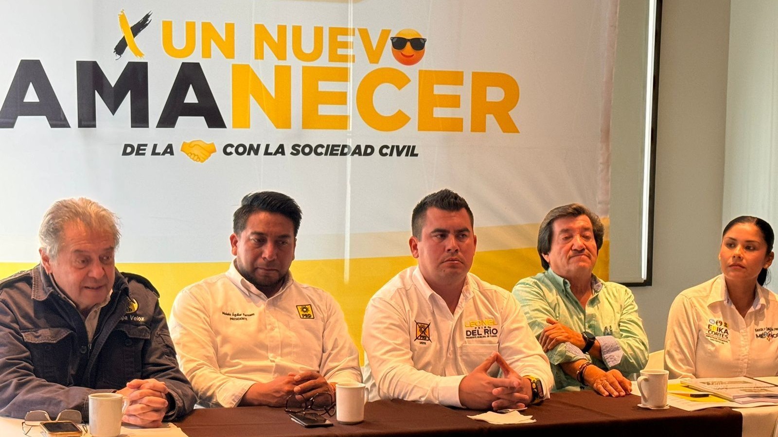 Leonel Peiro recibe propuesta de campaña para la alcaldía de Tijuana