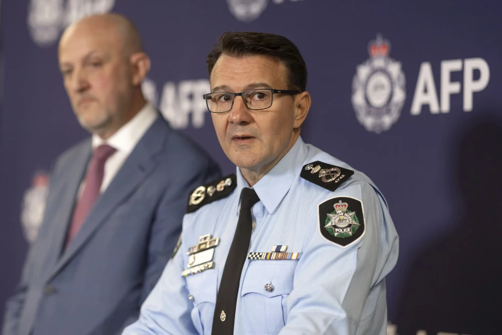 Policía de Australia arresta a mujer militar por espiar para Rusia