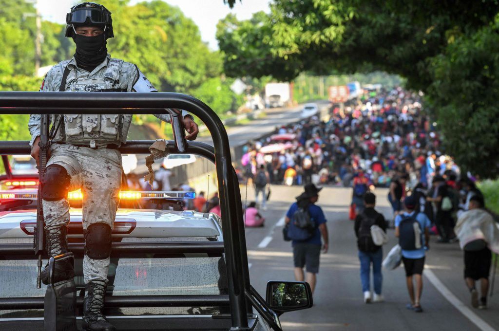 Desplazados por el crimen organizado en Chiapas huyen a Guatemala
