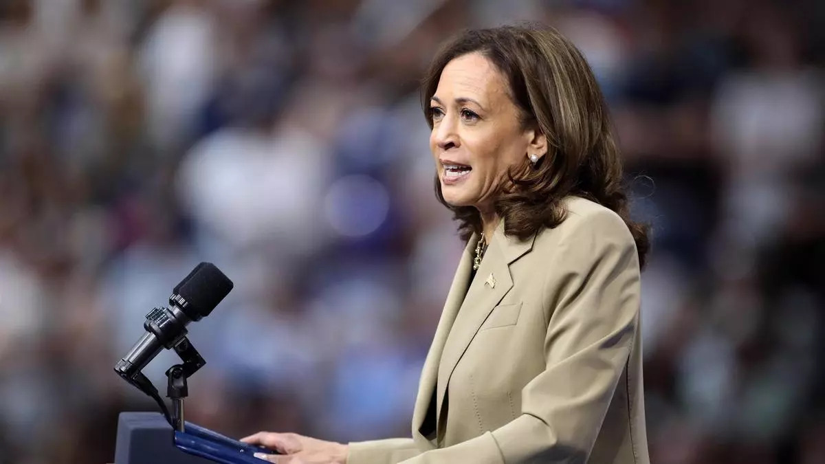 Harris pide un alto al fuego en Gaza en un mitin de Arizona