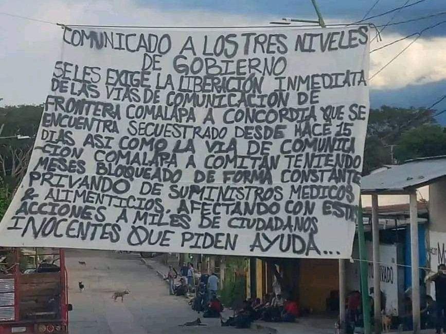 Habitantes de Chiapas exigen al gobierno liberar carreteras bloqueadas