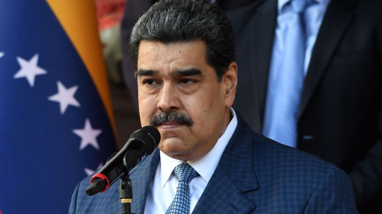 EEUU restringe visas y sanciona a otros 16 funcionarios de Maduro