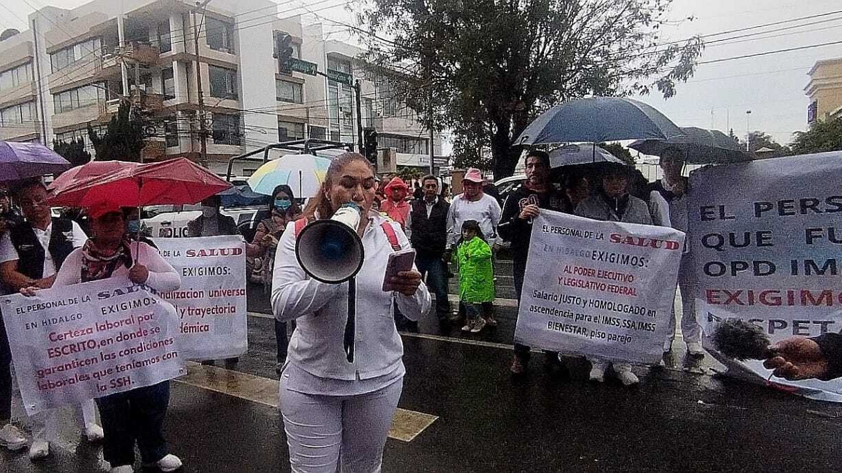Médicos y enfermeras exigen respeto a derechos laborales en Hidalgo
