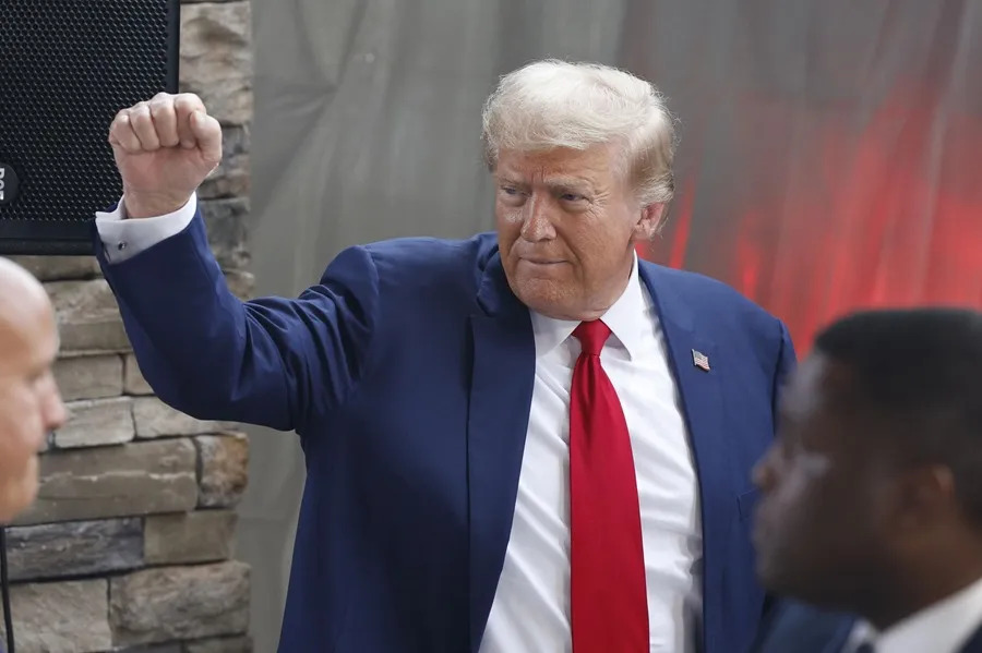 Trump opina que Israel debería atacar instalaciones nucleares de Irán