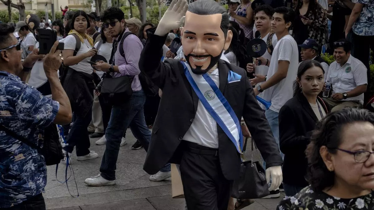 Paz mediática y acuerdos con pandillas, describen fórmula de Bukele 