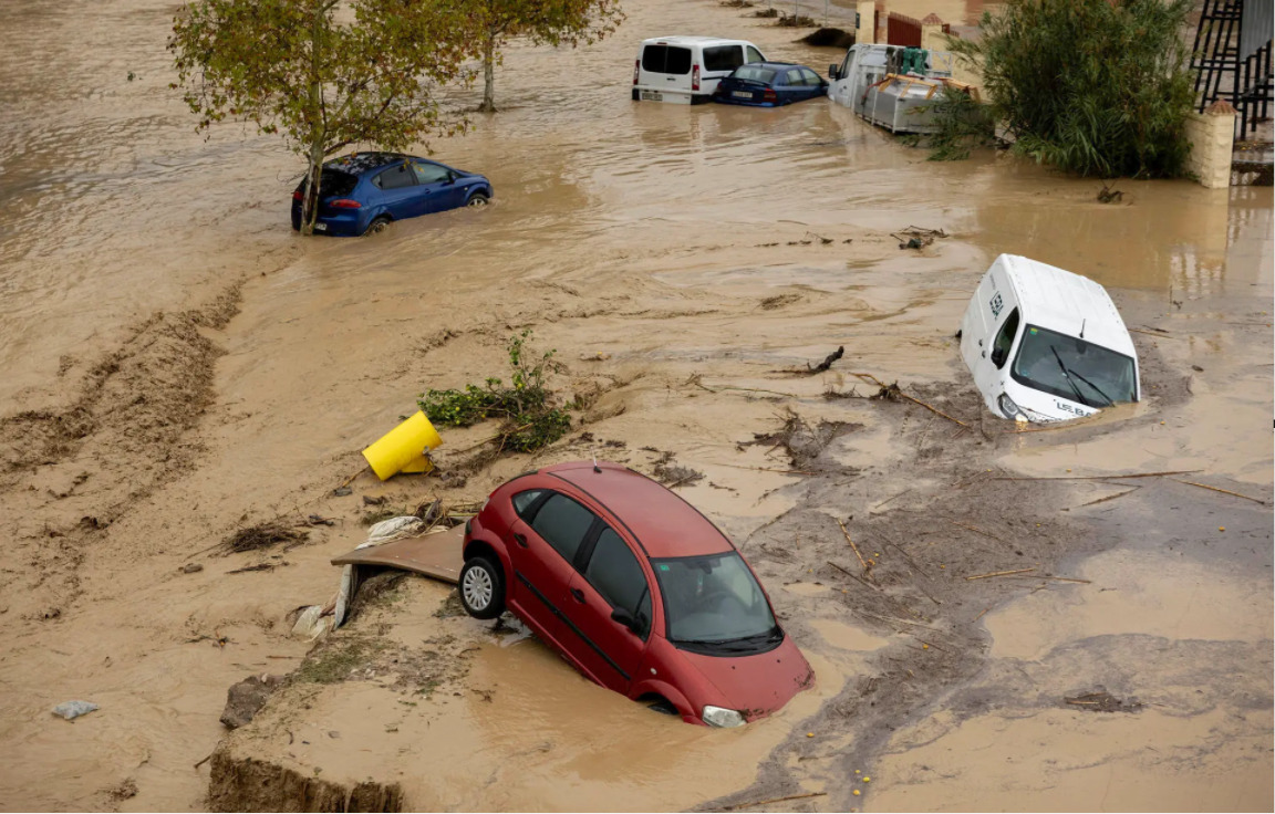 Temporal castiga España: desaparecidos y cortes en trenes y carreteras