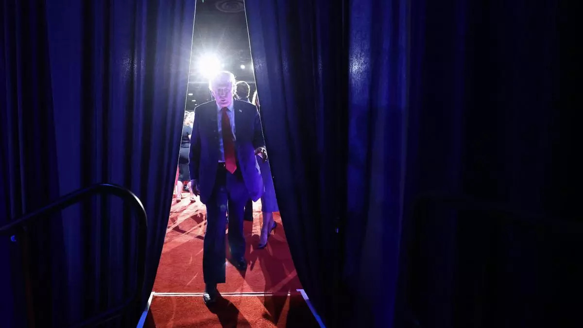 Trump se dispone a tomar control absoluto de EEUU