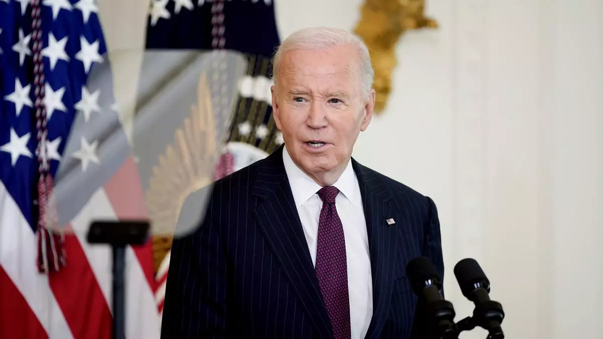 Biden permite a Ucrania atacar a Rusia con misiles de EEUU de largo alcance
