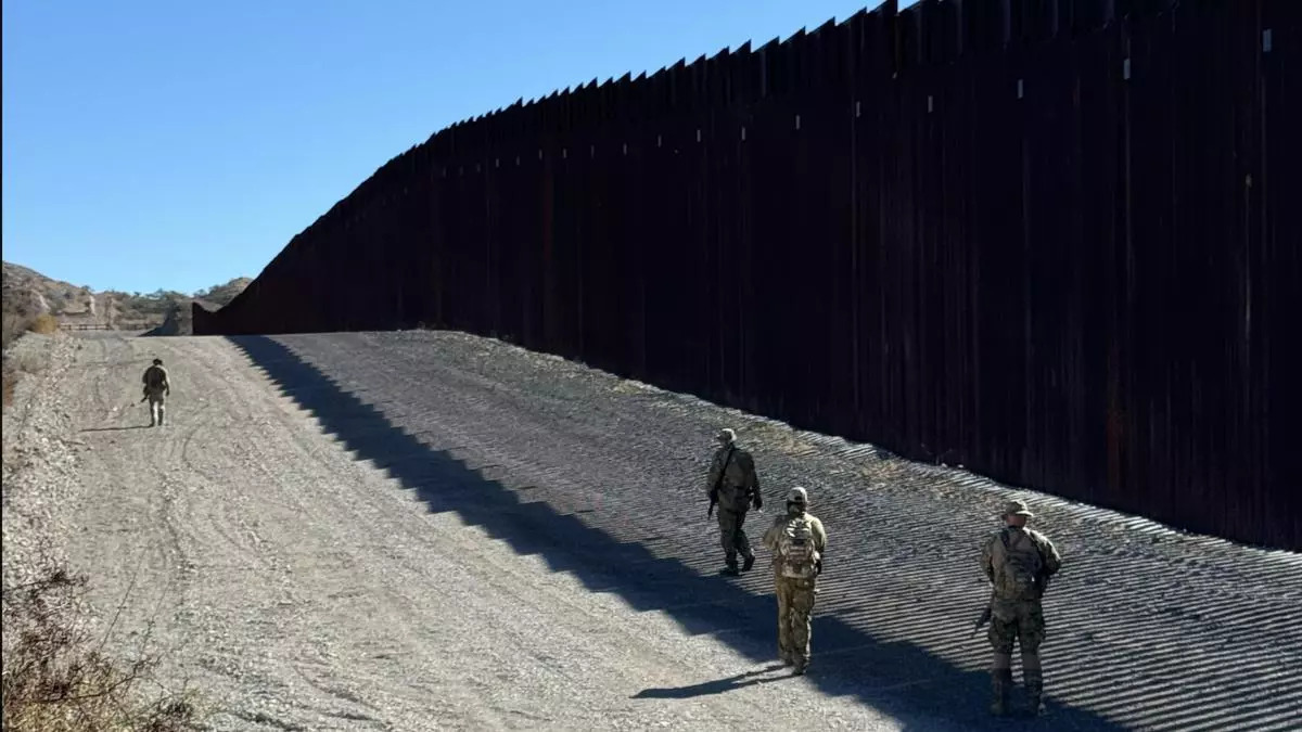 Milicias afines a Trump intimidan a defensores de migrantes