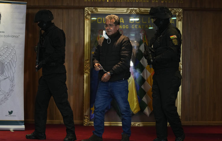 Exjefe antidrogas de Bolivia extraditado a EEUU por tráfico de cocaína