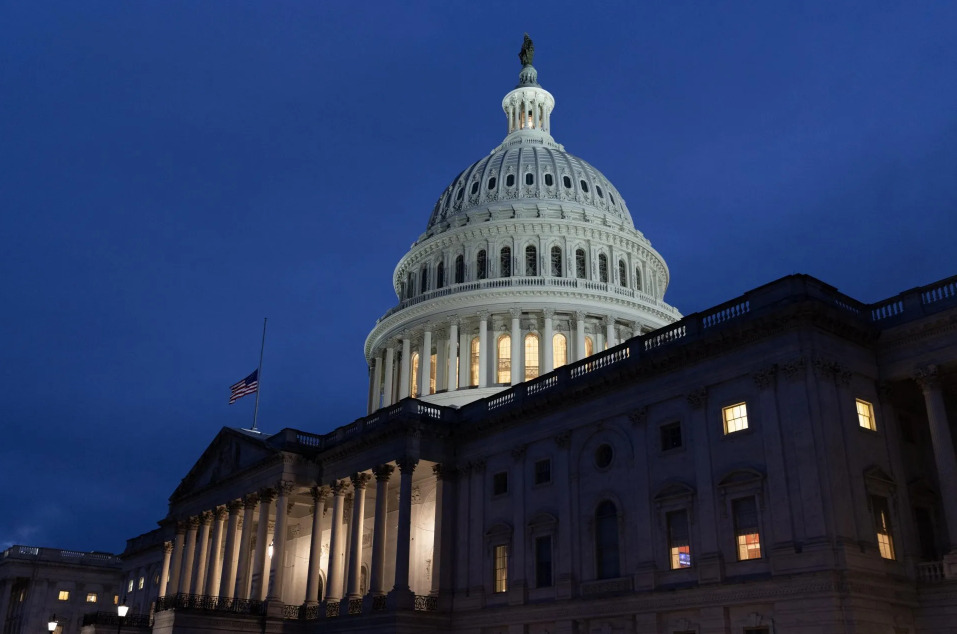 Líderes del Congreso de EEUU evitan cierre del Gobierno